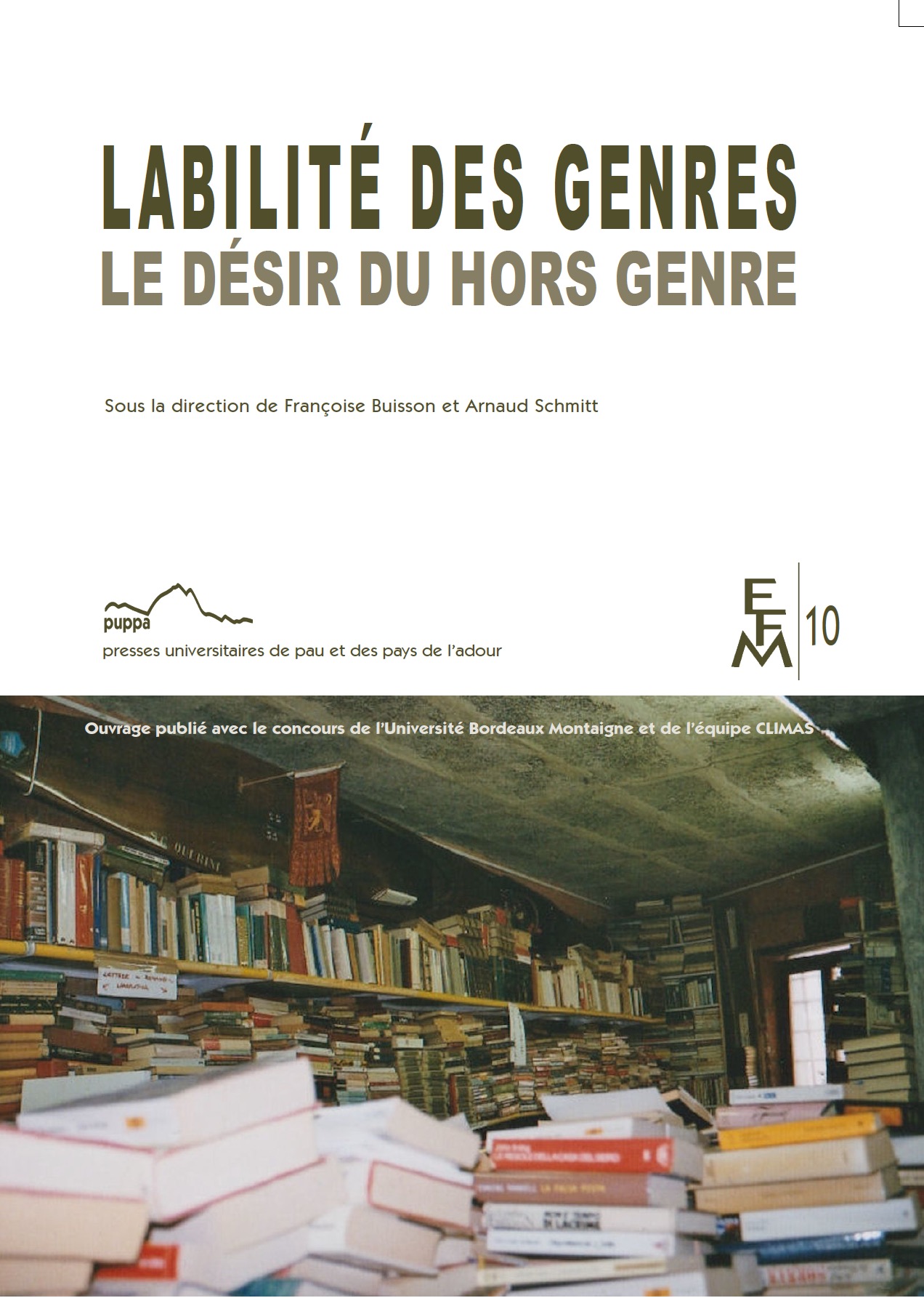 Photographie en couverture réalisée par Françoise Buisson qui est également à la direction de l'ouvrage. Nommée "Fatrasie littéraire à Venise" la photographie représente une pièce tapissée de livres, tant sur les murs qu'au sol.