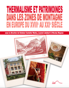 Couverture blanche avec le titre en rouge en haut. Il y a 4 photos représentant des stations thermales dans des cadres rappelant les polaroids.